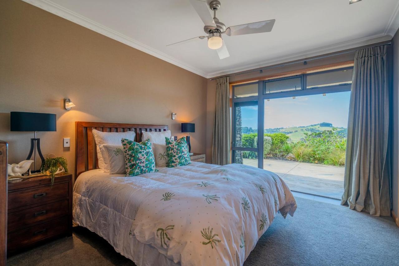 Апартаменты Luxury Country Retreat Cooks Beach Экстерьер фото